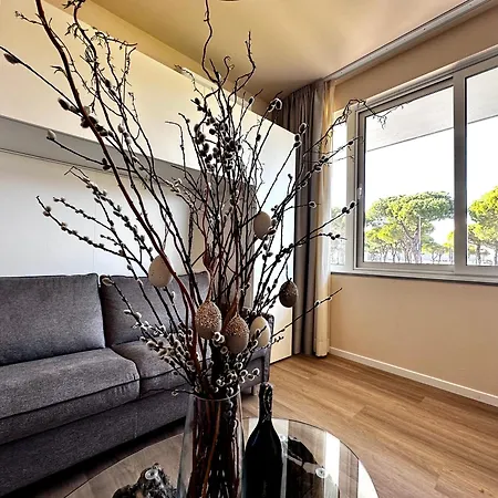 Green Garden Apartment *