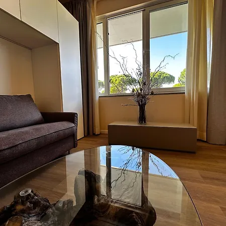 Green Garden Apartment *